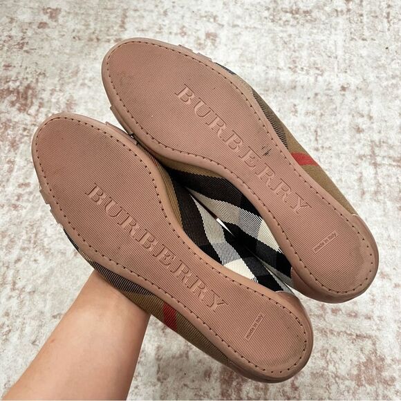 BURBERRY Nova Check Belted Buckle Cap Toe Flats Sz. 37 - Picture 6 of 8